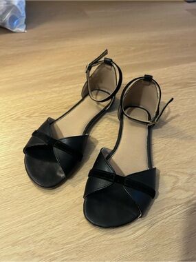 Shapen petal flats